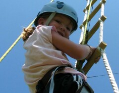 Выбираем веревочную лестницу для детей: советы и рекомендации