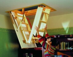 Как сделать и установить раскладную чердачную лестницу своими руками: пошаговая инструкция