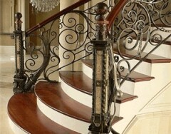Кованые лестницы в интерьере – украшение вашего дома