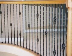 Балясины для лестниц из металла: оригинально и надежно