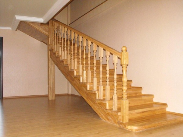 Перила лестницы